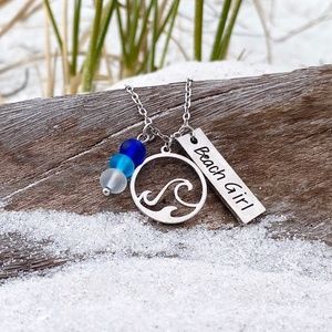 Beach Girl Necklace   NWOT